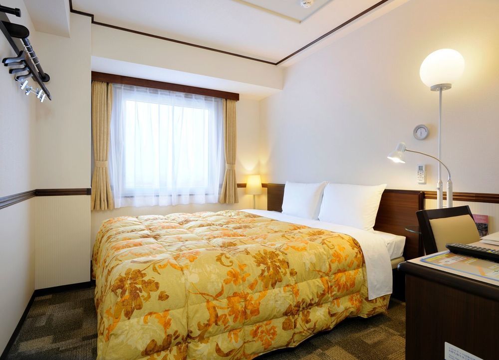 Toyoko Inn Hon-Atsugi-Eki Minami-Guchi Екстер'єр фото